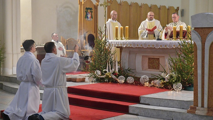 Западные христиане отмечают Рождество