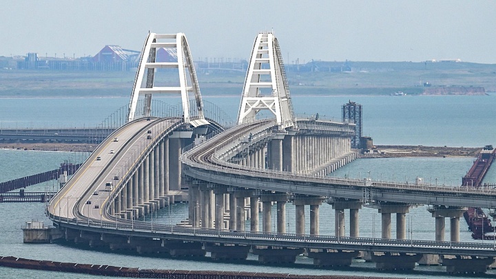 Транспортное движение по Крымскому мосту восстановлено