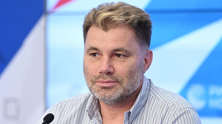 Писатель Рой предложил обязать театры ставить по патриотической пьесе в год