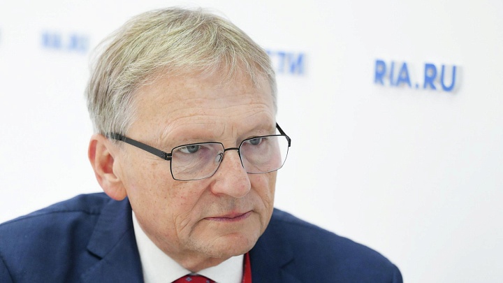 Титов сообщил о переговорах с авиакомпанией "Хайнаньские авиалинии"