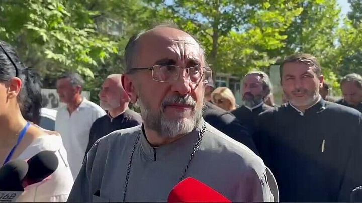 В Армении назначили дату рассмотрения жалобы на арест архиепископа Микаэла