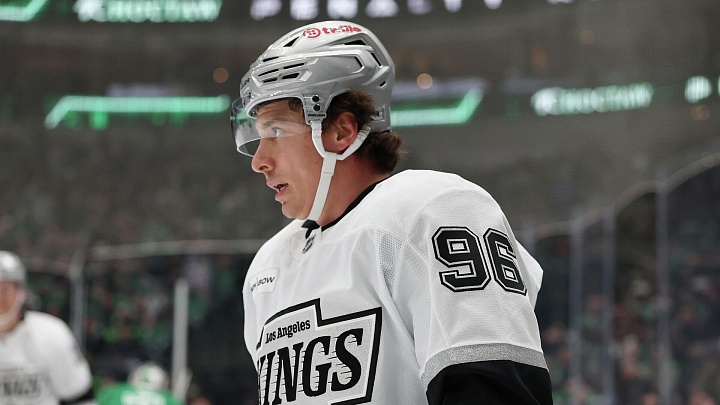 "Лос-Анджелес" проиграл "Далласу" в матче НХЛ, несмотря на гол Кузьменко